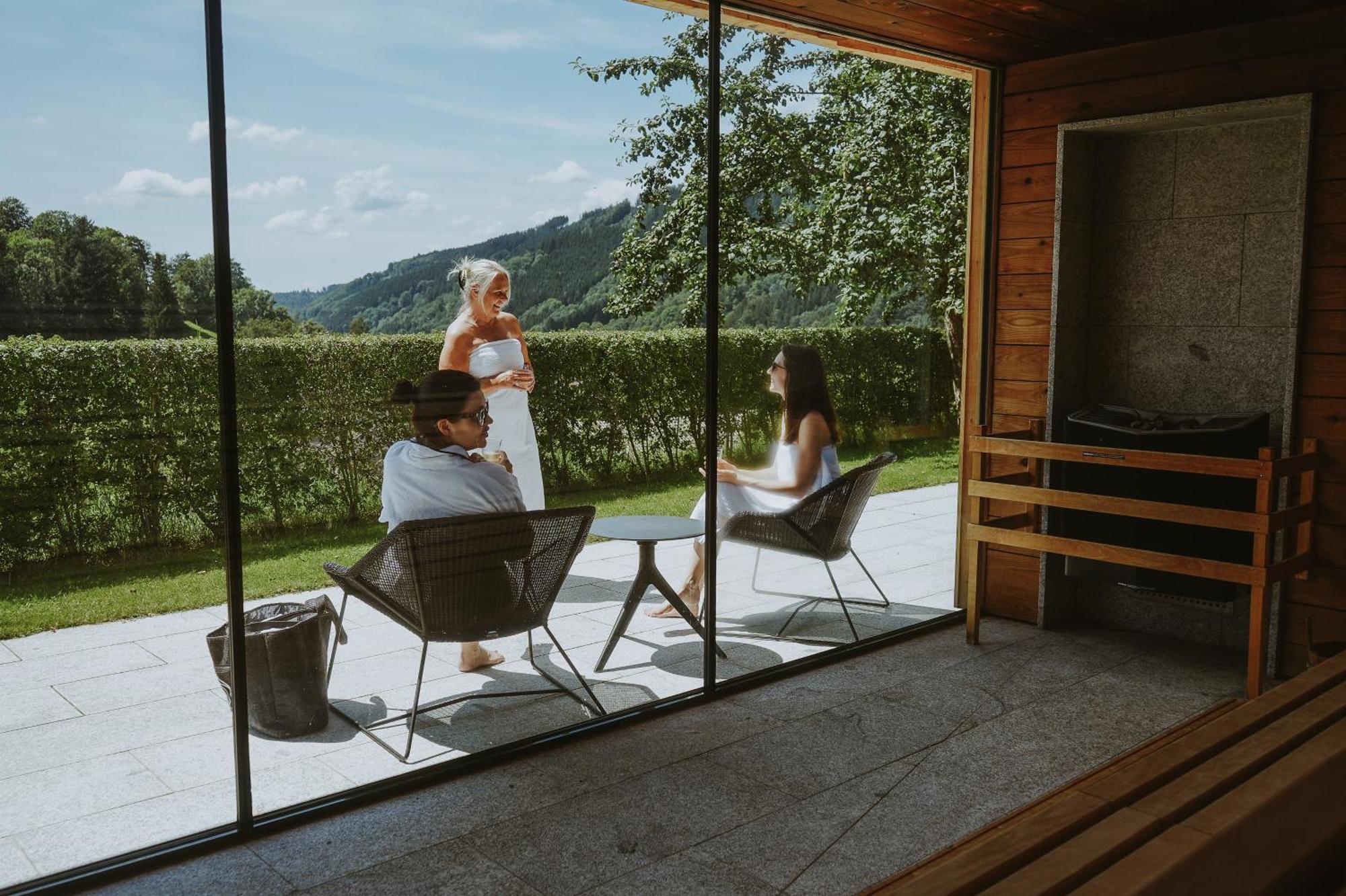 Elzland Hotel Pfauen Wellness & Spa Elzach Esterno foto