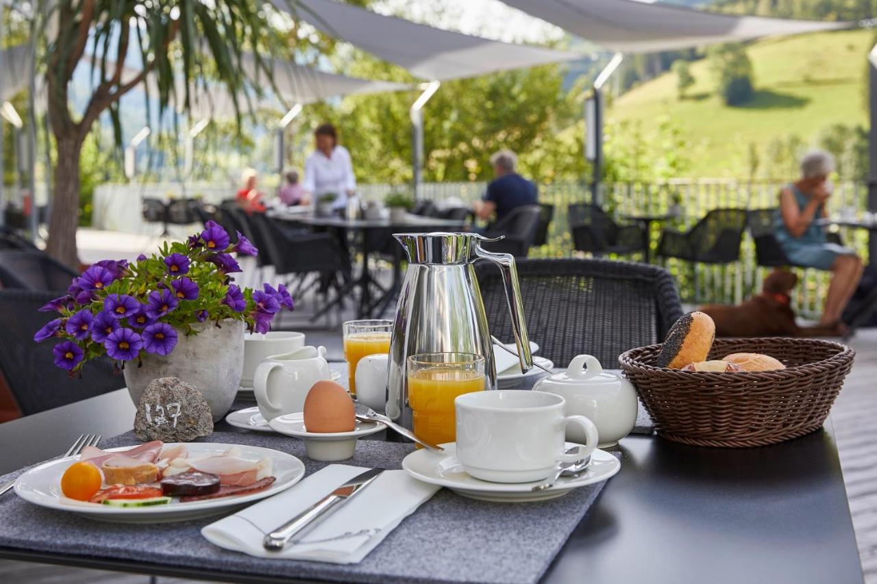 Elzland Hotel Pfauen Wellness & Spa Elzach Esterno foto